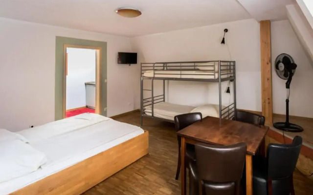 Hostel Alex 30
