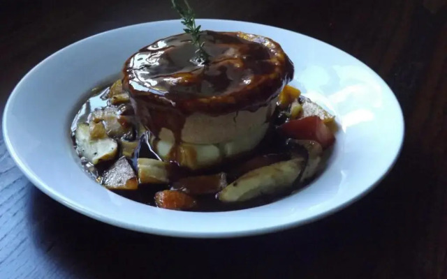 Hadley Bowling Green Inn