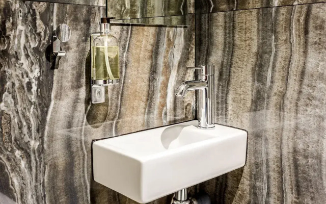 Luxury 2 Bedroom Apartment Eiffel Tower