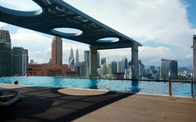 Breathtaking Infinity Pool Studio in Bukit Bintang