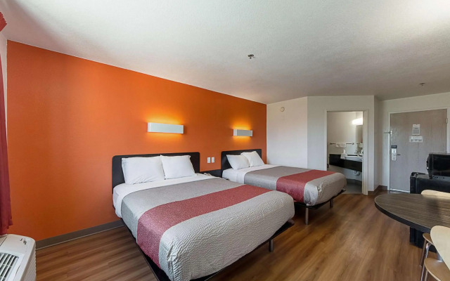 Motel 6 San Antonio, TX - Downtown - Alamo Dome
