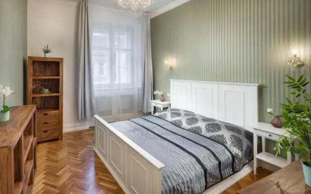 Old Town Royal Suite