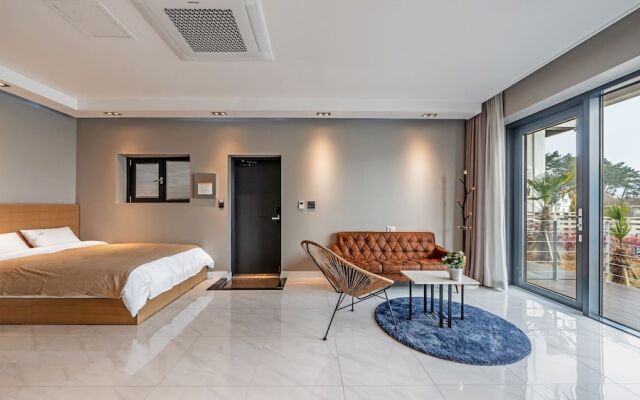 Namhae Lounge 32 Resort A