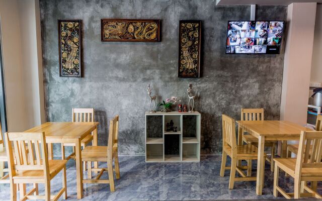 The Guest Hotel - Hostel