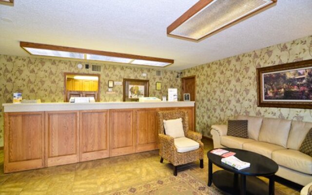 Econo Lodge Inn & Suites Salina