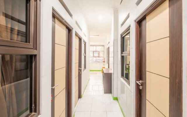 Oyo Life 2449 Sandila Residence