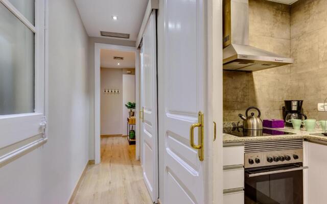 Renovated & Classic 3-Bedroom Sagrada Familia Apt.