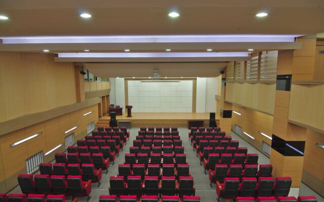 Tanan Center Serviced Apartments