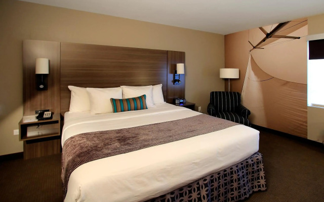 Executive Inn & Suites Embarcadero Cove
