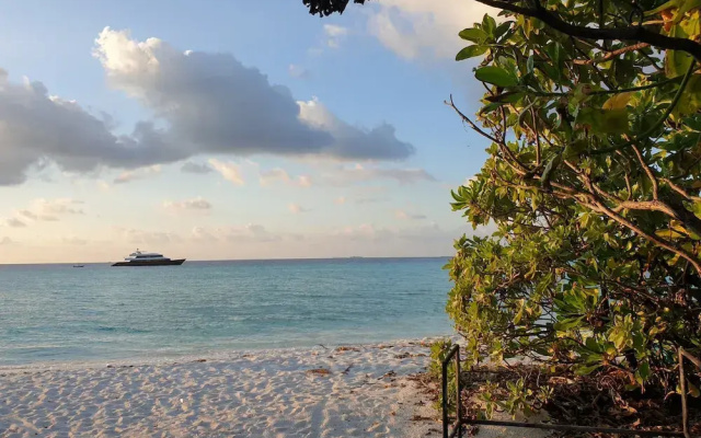 Dhigurah Tourist Hotel