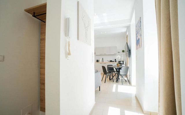 Modern and lovely apartment next to subway station