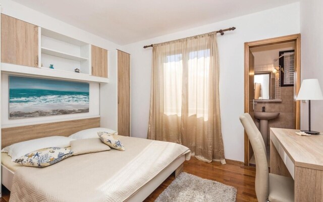 Stunning Home in Supetarska Draga With Wifi and 3 Bedrooms