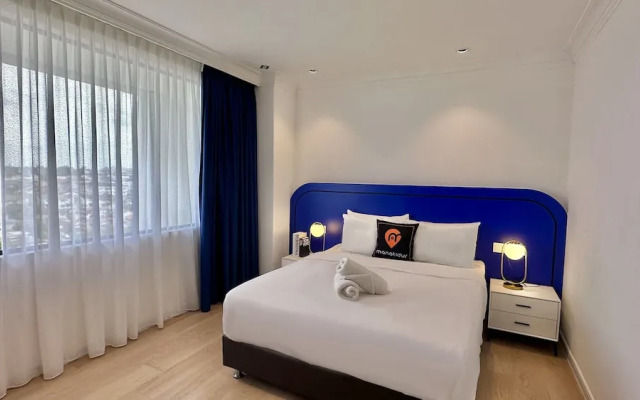 Ukiyo Hotel by manatidur