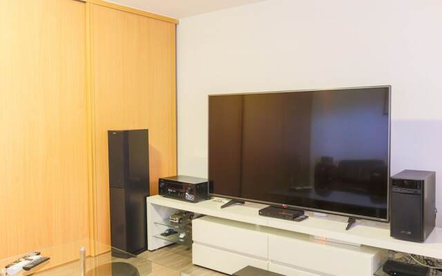 Monaco Vista VI4202 by Riviera Holiday H