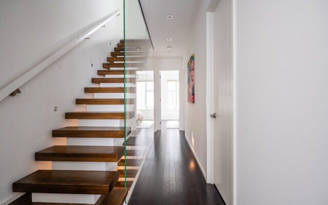 Luxury 4BR Townhouse in Downtown Toronto