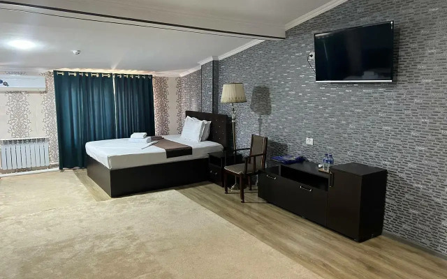 Garden Plaza Hotel