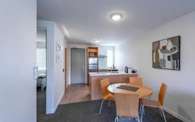 Central Luxury Apartment 205