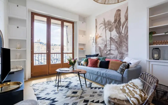 PREMIERE LIGNE - Bel appartement en 1ère ligne du Vieux e