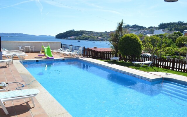 Apartamentos Sinás Playa