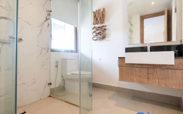 Phuket Seaview with Pool and Rooftop 4 Bedroom Skyvilla