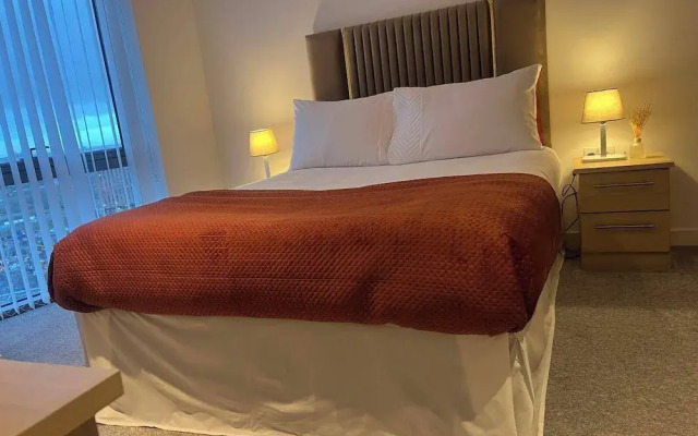 Apartmentsleeps5-city-tv-wifi-seaview