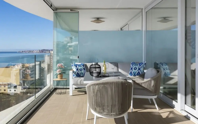 Stunning Seafront Apartment in Carvajal Beach