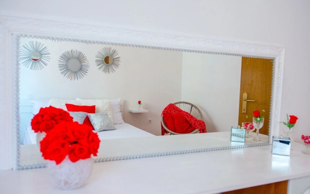 Apartment Red