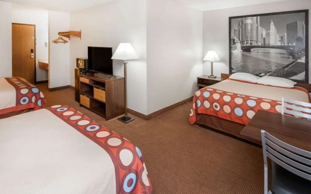 Super 8 by Wyndham Pekin/Peoria Area