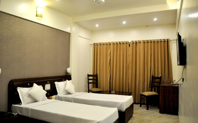Hotel Gulmohar Pride – Guest Rooms – Ahmednagar