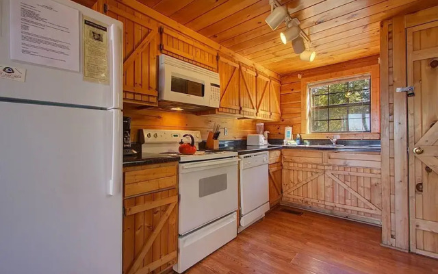 Picturesque 2 2 Close to Parkway