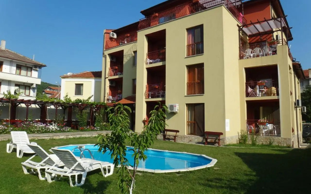 Condo Hotel Valentina