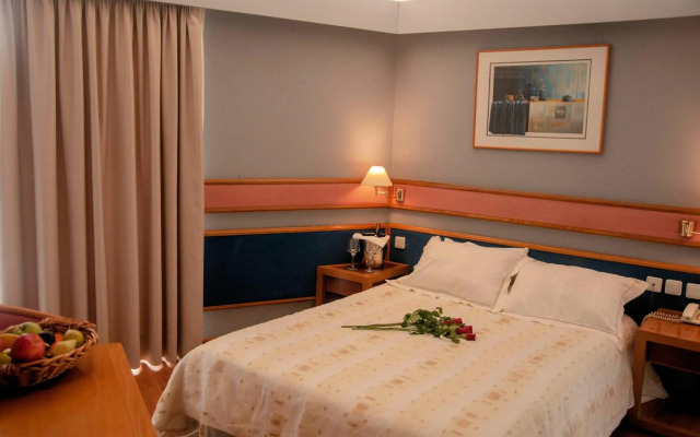 Samaras Hotel