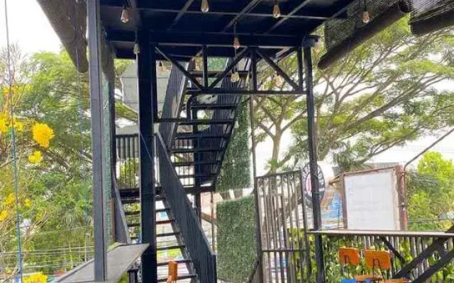Djuragan Kamar Suhat