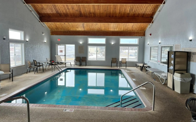 Grandstay Hotel and Suites