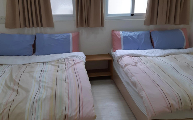 Pineapple Backpackers Hostel
