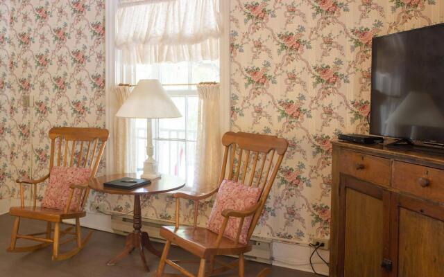 The Little Inn of Bayfield