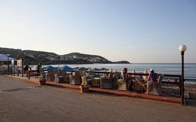 Niriides Beach Hotel