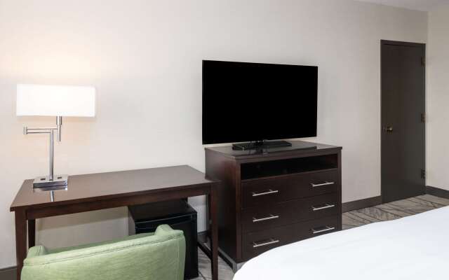 DoubleTree by Hilton Newark Penn Station