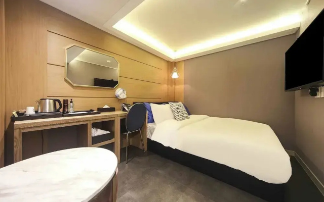 Bay hotel