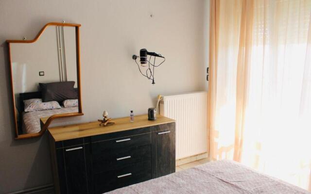 Alexandros home