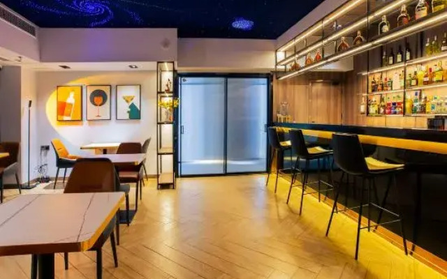 Lu Xiaolu Hotel (Xinxiang High-speed Railway East Station Branch)