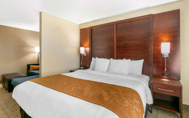 Comfort Suites Hopkinsville near Fort Campbell