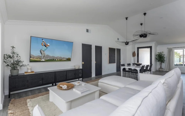 Old Town Fashion-pool-putting Green-bbq Grill