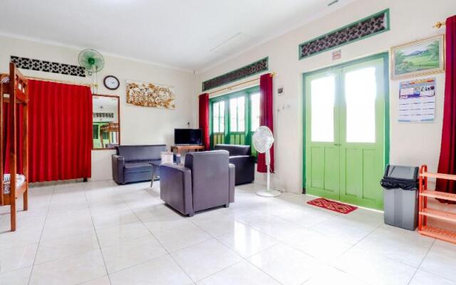 Bahagia Sederhana Homestay by ZUZU