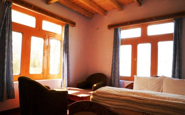 Omasila Hotel