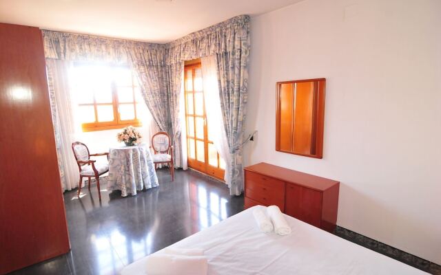 HomeHolidaysRentals Corinne