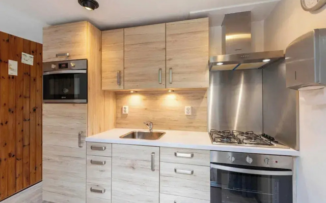 Bungalow Near Sint Maartenszee Beach