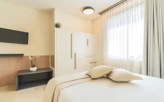3239 Domina 55 by Perle di Puglia