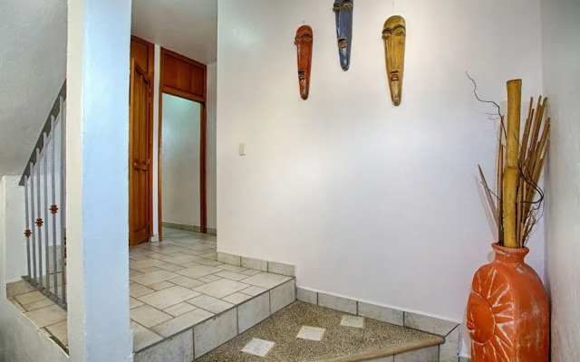 Casa de los Ninos 3 BR by Casago