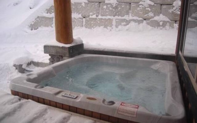 Outlaws Inn by Apex Accommodations